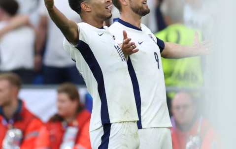 九游互动体验-包含欧洲足球强队角逐，精彩纷呈各展神通的词条